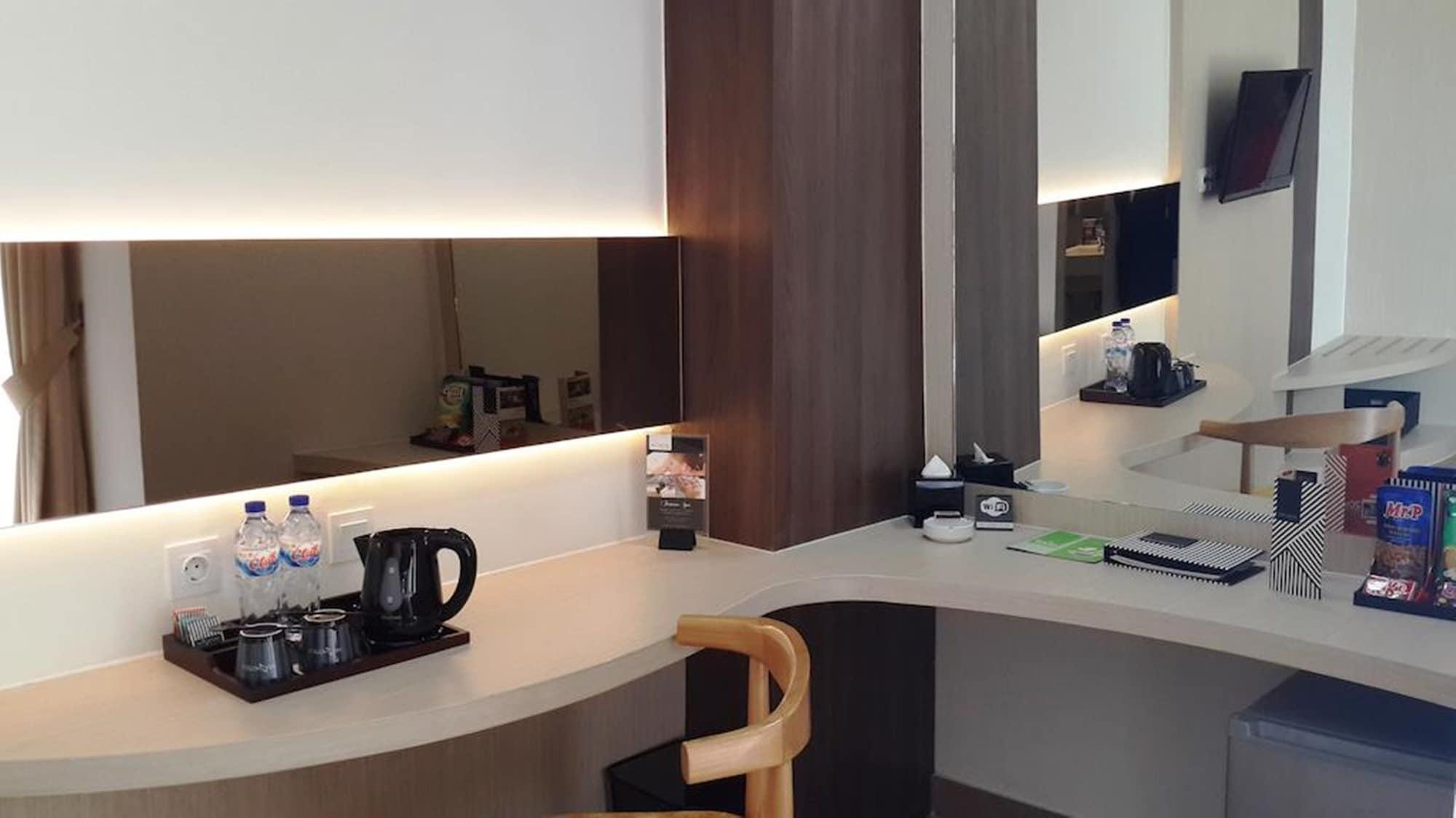 Vega Hotel Gading Serpong Eksteriør billede