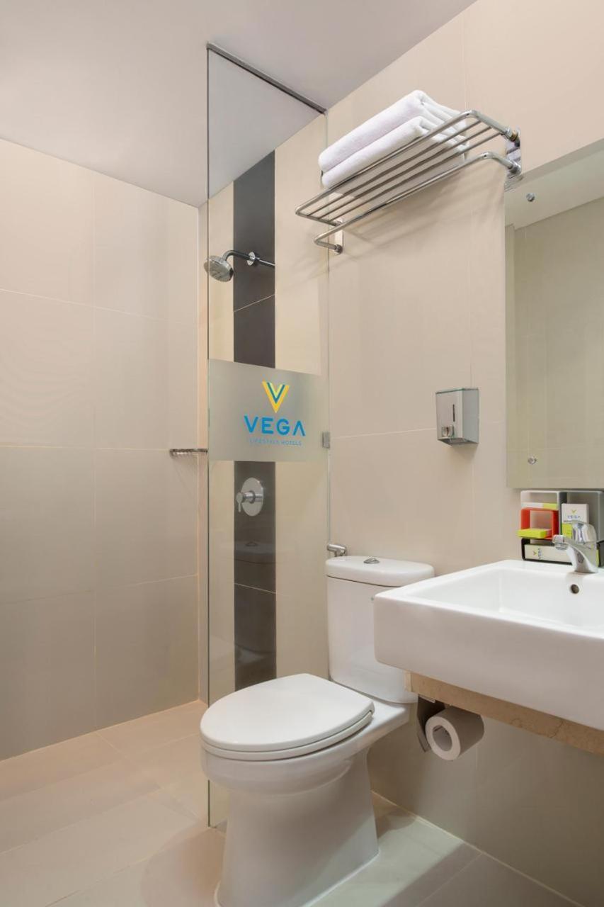 Vega Hotel Gading Serpong Eksteriør billede