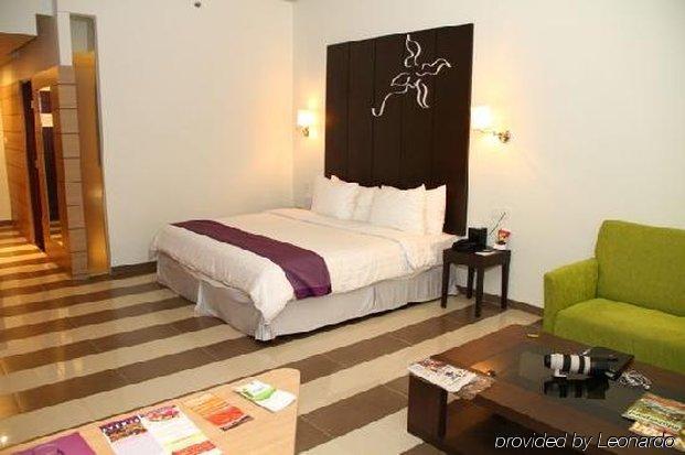 Vega Hotel Gading Serpong Eksteriør billede