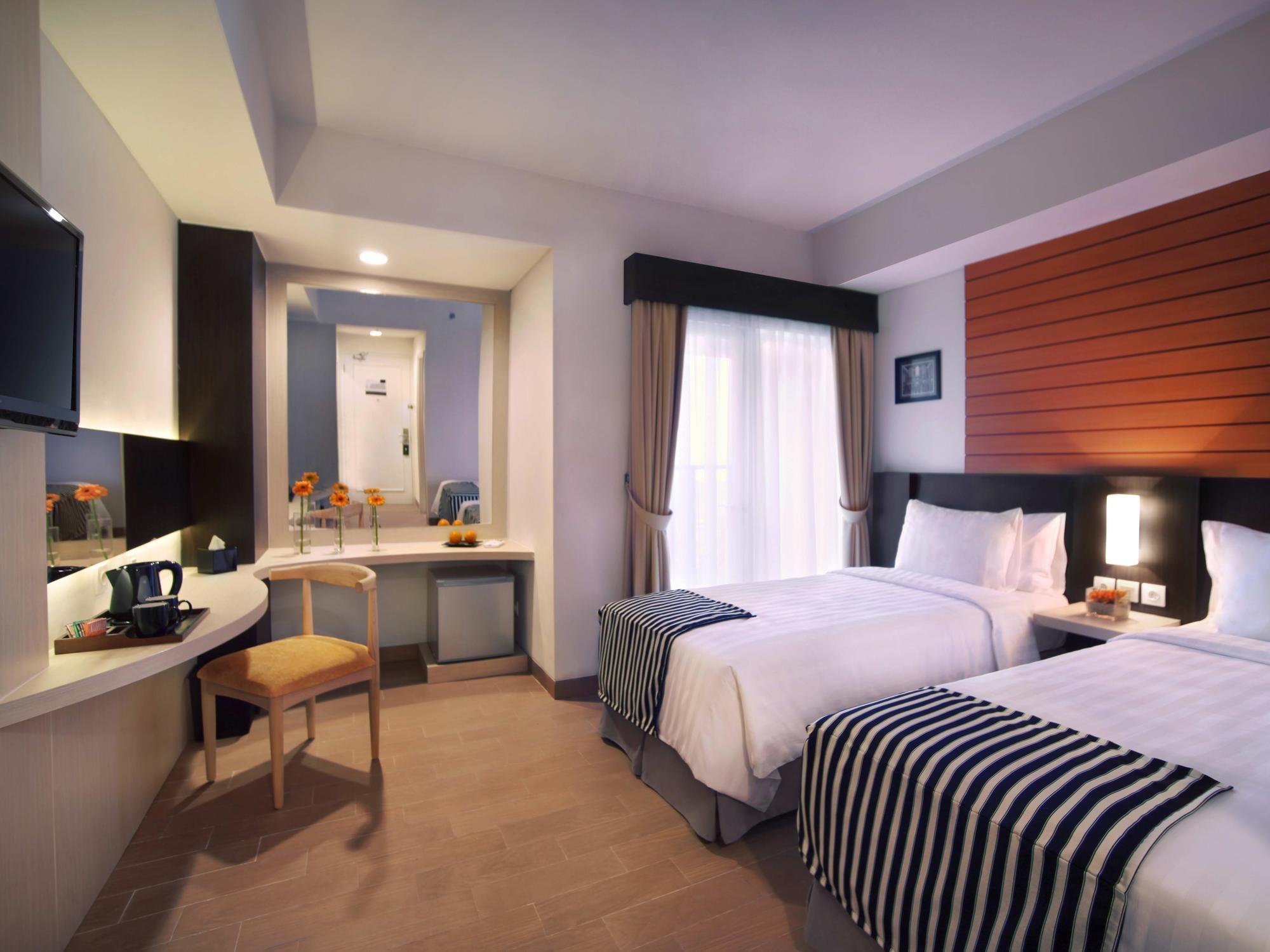 Vega Hotel Gading Serpong Eksteriør billede