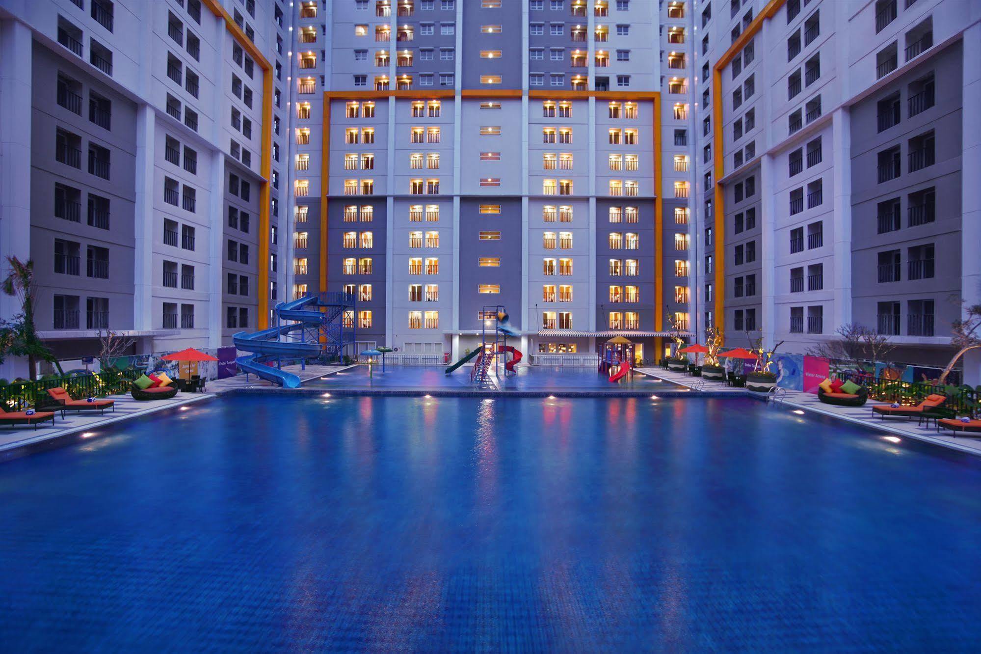 Vega Hotel Gading Serpong Eksteriør billede